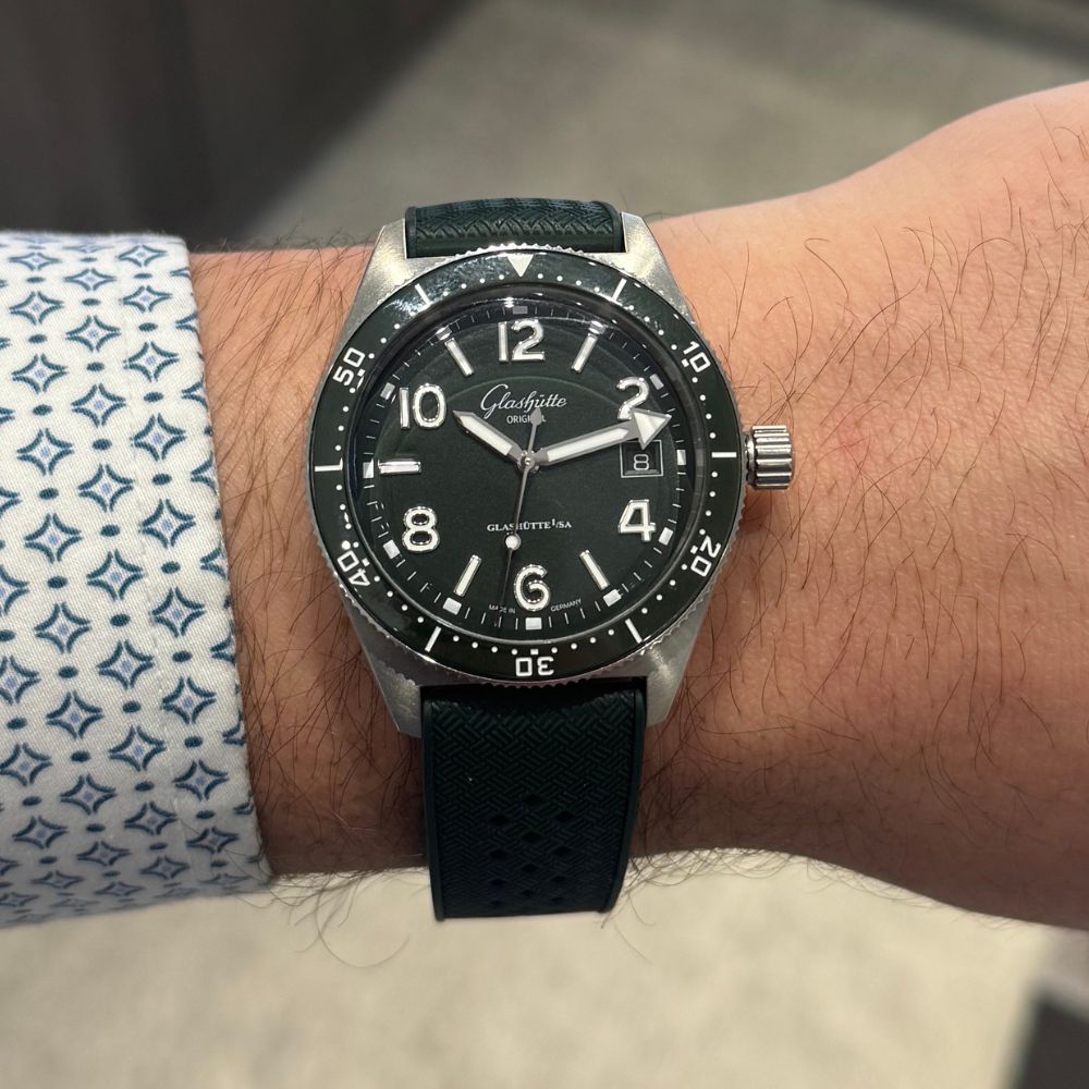 Glashutte Original SeaQ Date 1-39-11-13-83-70 SS 39mm Green Dial B&P 2026