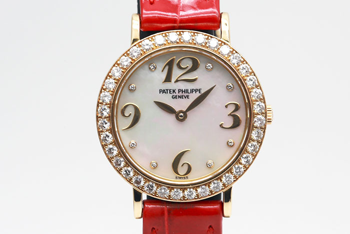 Patek Philippe  百達翡麗 Calatrava系列 4820 18k黃金原鑲鑽石外圈 珍珠母貝面盤阿拉伯數字及鑽石時標 原廠保單 25.5mm