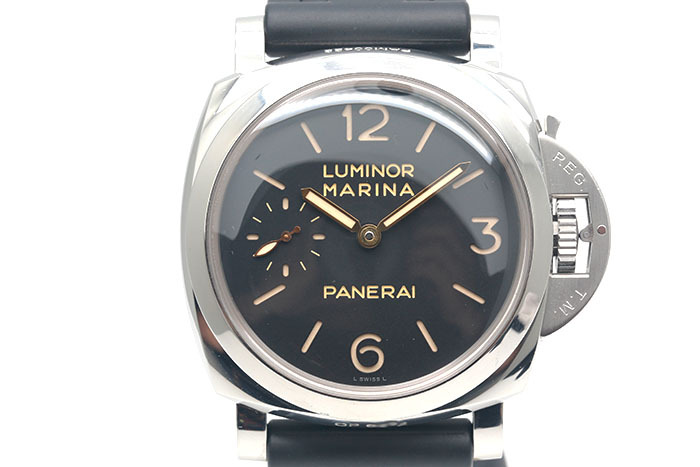 Panerai 沛納海 Luminor Pam422 黑色三明治面盤金色指針 3001機芯錶背3日除能儲存顯示 2013盒單齊全 47mm