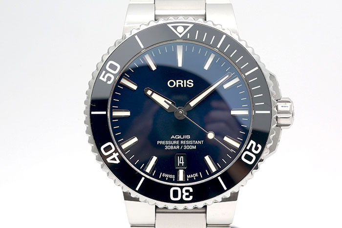 Oris 豪利時 Aquis 0173377664135 300米潛水錶透視底蓋 黑色陶瓷外圈藍色面盤 2022.10盒單齊全 41.5mm